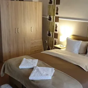 Апартаменты Jokai Family Apartman, Эгер