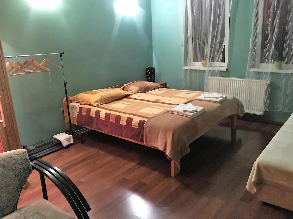 Egerhaz Vendeghaz Apartment 0*, Eger