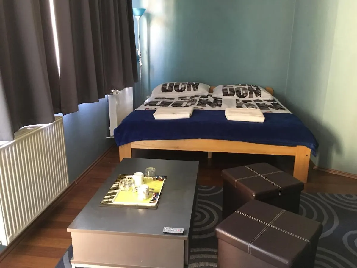 Egerhaz Vendeghaz Apartment 0*, Eger